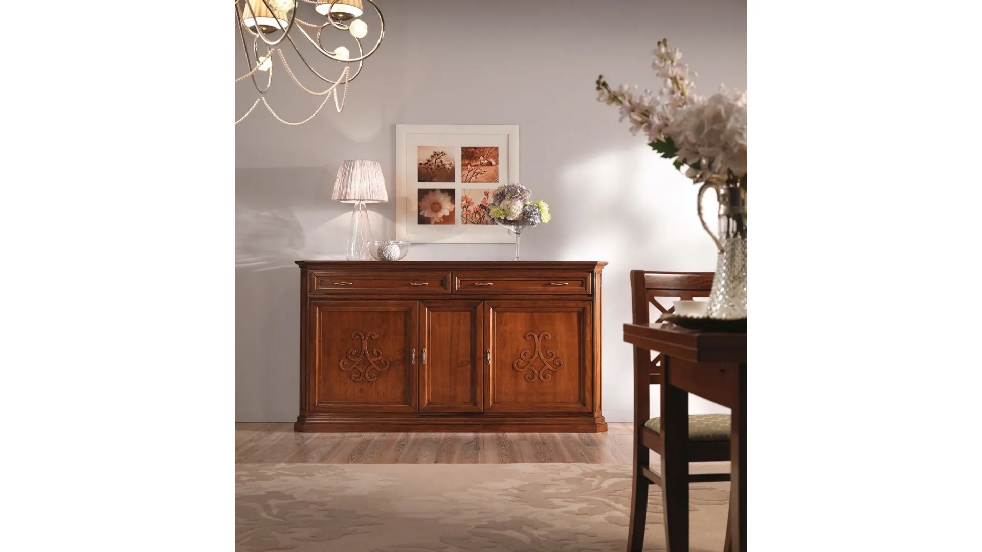 Credenza stile classico con rilievo in legno di Noce o Frassino