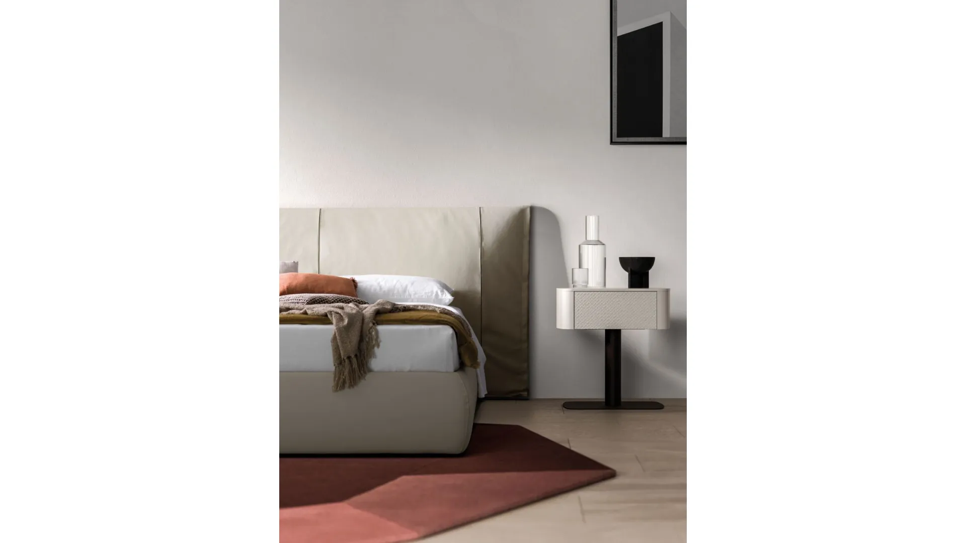 Letto orme modello lavinia 160x200 con giroletto e testiera imbottiti, comodo ed elegante